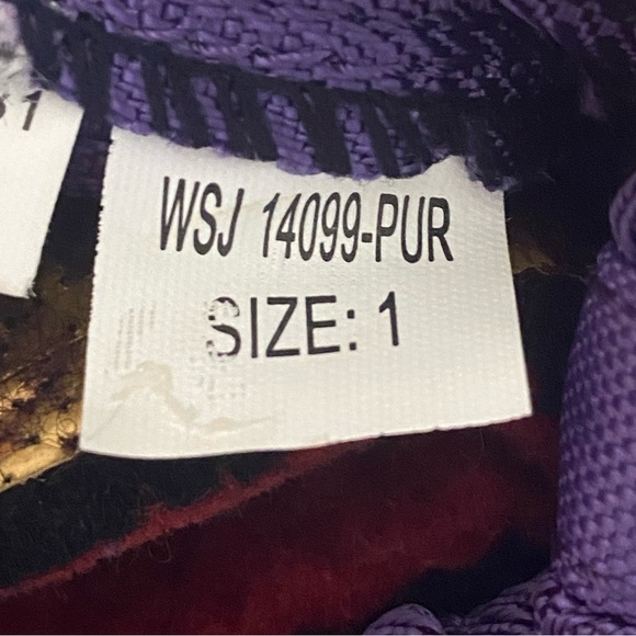 Kamik Waterproof Boots, Size 1 - Picture 6 of 12